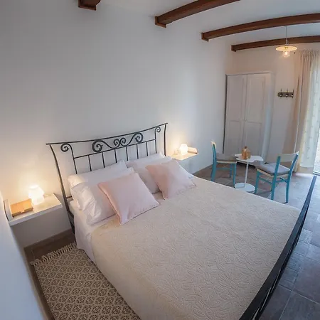 Med Oljkami * Capodistria